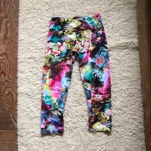 Onzie yoga pants capris